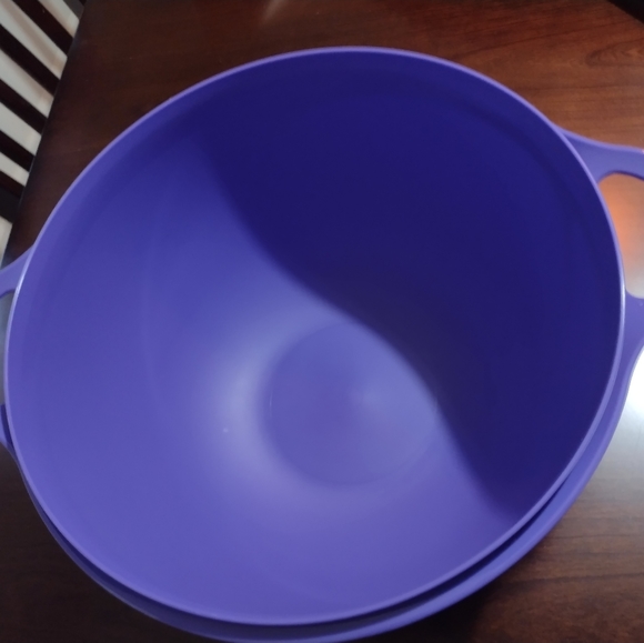 42 Cups Tupperware Thatsa Mega Bolw 42 Cups - Picture 2 of 7